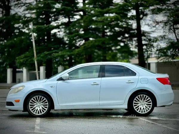 suzuki kizashi for rent