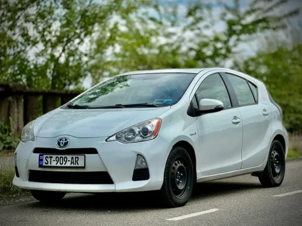 TOYOTA PRIUS C